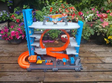 Hot Wheels Car Garage