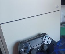 PlayStation 4 after full service done 500gb great condition and working order