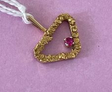 9 crt Gold with Ruby Pendant