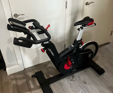 Life Fitness IC6 indoor cycle
