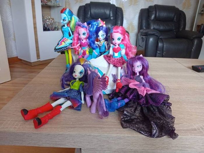 My Little Pony Equestria Girls Toy Bundle with DJ Pon3 Convertible