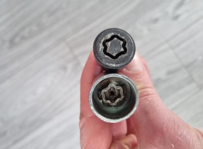 BMW lock nuts and key