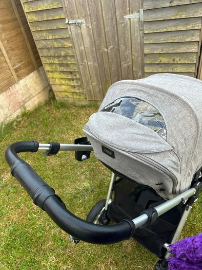 Mamas and Papas pram + Cybex seat and isofix bundle