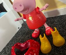 Dancing peppa