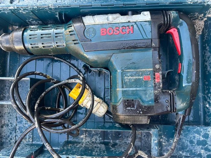 Bosch GSH 7 VC Demolition Hammer