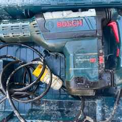 Bosch GSH 7 VC Demolition Hammer
