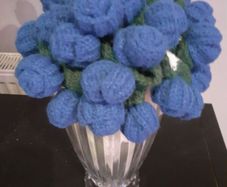 Crochet + knitting Bouquet Blanket with 36 roses 70 cm = 28 inches centre piece 40 euro vase not for sale not inclued