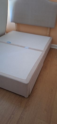 Divan base