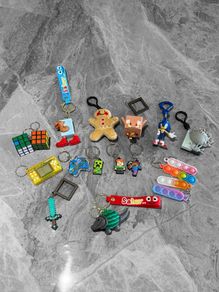 Pre Owned Huge Novelty Keyring Lot x18