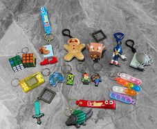 Pre Owned Huge Novelty Keyring Lot x18