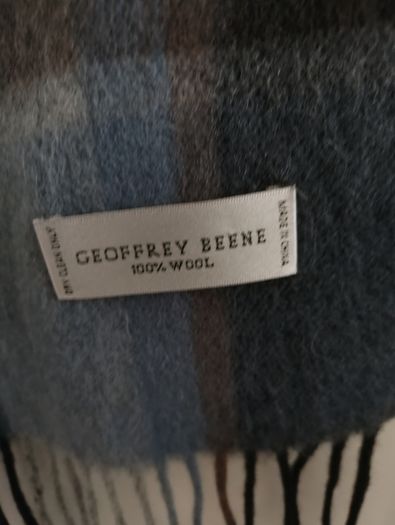 Geoffrey Beene 100% wool unisex scarf 175cm x 30cm in excellent condition with no issues FREE STANDARD POSTAGE INCLUDED