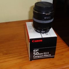 Canon 50mm f2.5 macro lens