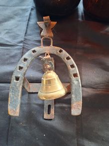 Beautiful Old Iron Wall Mounted Last Call Horseshoe and Brass Bell, Postage Available