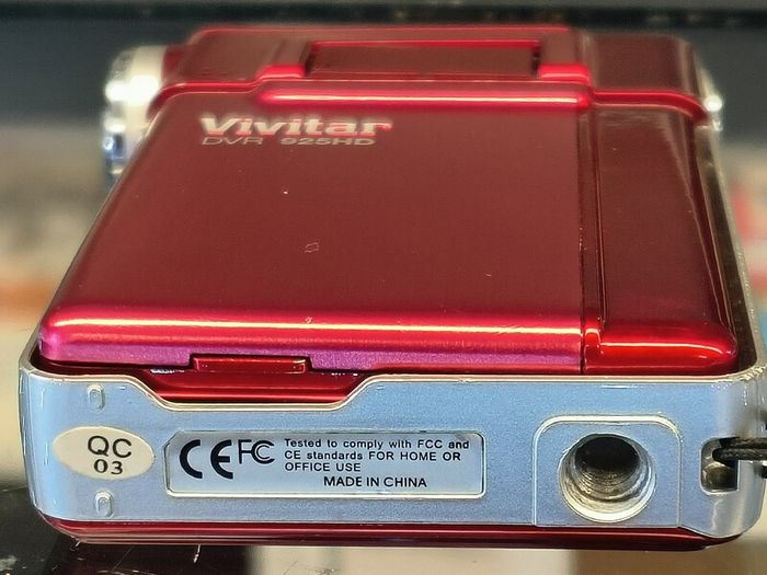 Vivitar 12.1 MP HD Digital Camera with 2.4 TFT (DVR 925HD) Red