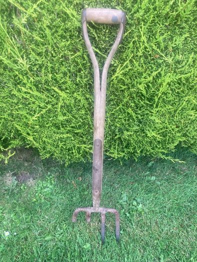 Antique 1930's-50's "Y" Handle Fork.