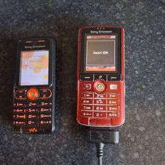 2 vintage sony Ericsson phones