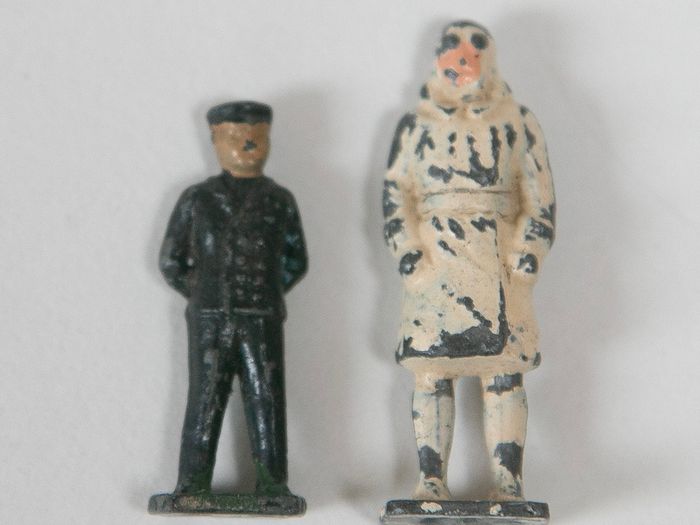 lead soldiers