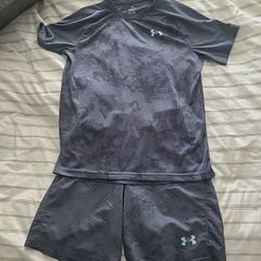 Navy Under Armour shortset