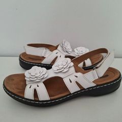 CLARKS Ladies Sandals (New!)