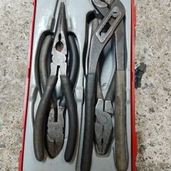 Teng Plier set in tray