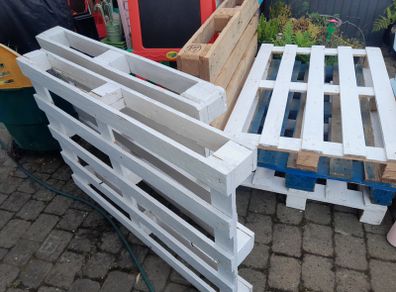Wooden pallets 4e each 7 available