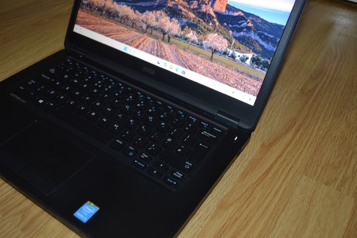 Dell Latitude E5450 Core i3 Laptop with HDMI + Microsoft Office