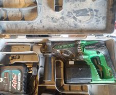 Hitachi DV 24DC SDS drill + battery's/charger