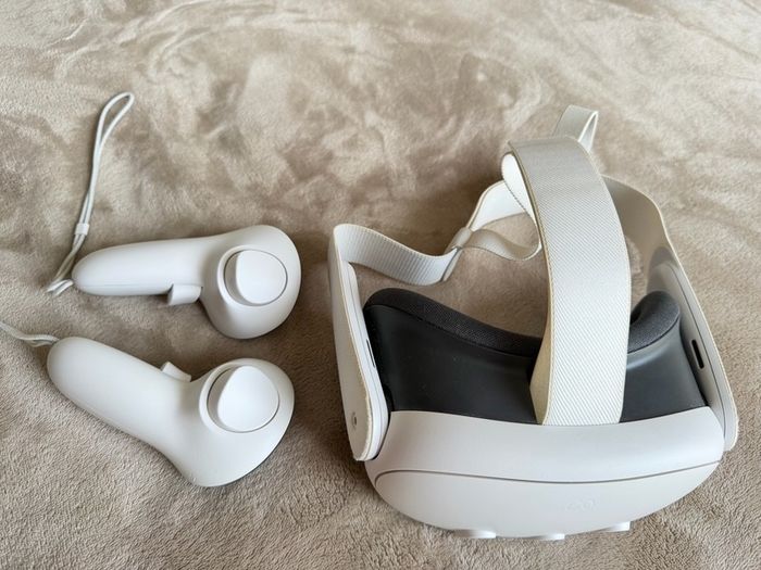 Meta Quest 3 128GB VR Headset + 2 Controllers (No trades)