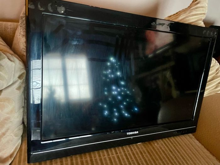 Toshiba 32 inch TV