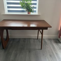 Desk walnut (pieces.ie)