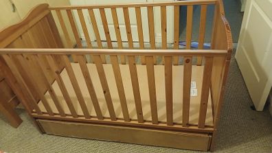 baby cot
