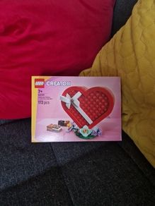 LEGO Valentines Day Box set 40759 (free postage)
