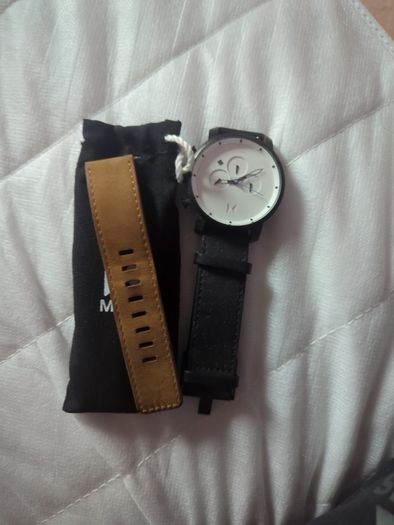 MVMT Watch with spare band
