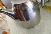 The vintage Stellar Teapot is made of high-quality 18.10 stainless steel