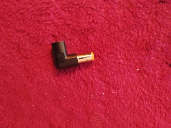LOGIK LPDELL16 Laptop Power Adapter