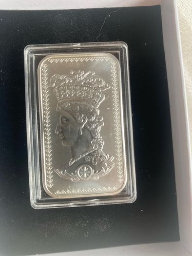 1 oz .999 silver royal gothic  bar
