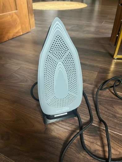 Morphy Richard's Saturn steam iron