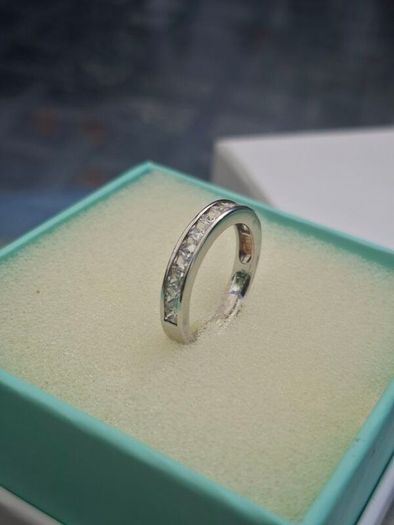 Stunning stamped 925 Sterling Silver Ladies Eternity Ring