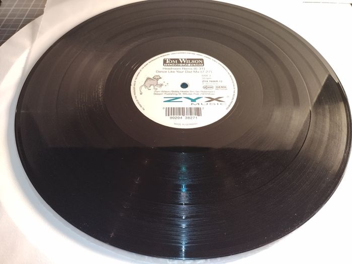 Tom Wilson - Techno Cat (ORIGNAL + Perplexer REMIX!) - ZYX Music Records - GERMAN Pressing! Incl. ORIGINAL Dance Like Yer Dad Mix TOO!