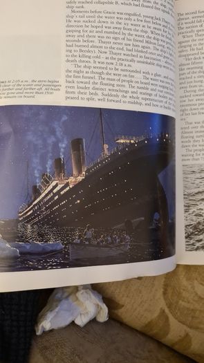 The Discovery Of The Titanic By Dr Robert Ballard. Large Volume Paperback Book In Good Condition. 32.