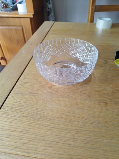 Table centrepiece glass bowl