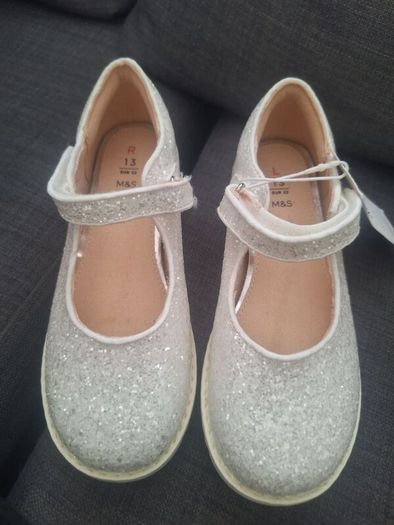 Girls shoes