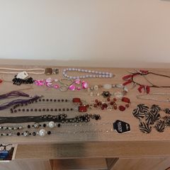Collection of costume Jewellery necklace all sorts no broken pieces various brands