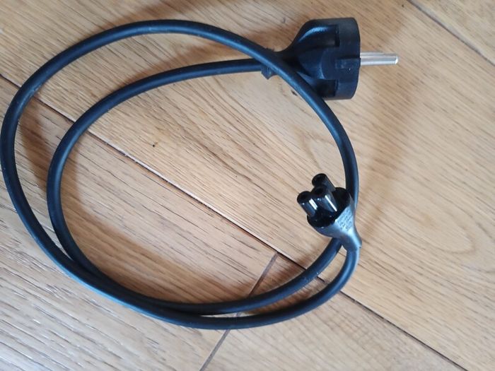 Dell Charger 65 Watts /7.4 / 5.0 M