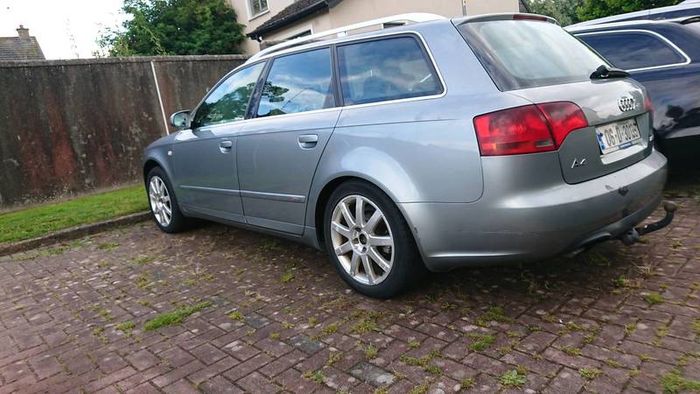 Audi a4 b6 b7 double din concert ll+ radio cd mp3 player. Blaupunkt head unit 8E0 035 186 AL Original stereo double din cage centre console glove box parts breaking