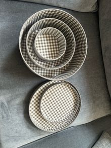 Round storage boxes