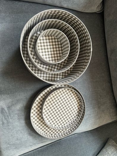 Round storage boxes