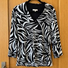 Hobbs London Black & White Patterned V-Neck Top Size L