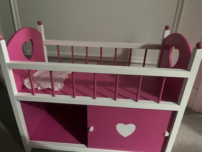 Dolls cot