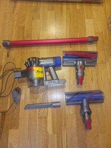 Dyson v8